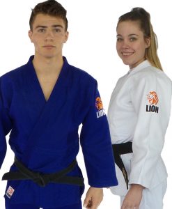 judopak pakket Lion 750 Authentic wit en judopak Lion 750 Authentic wit en blauw